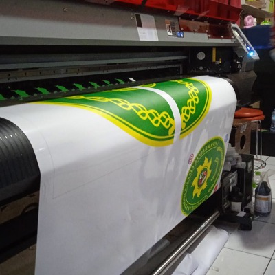 Stiker UV + White