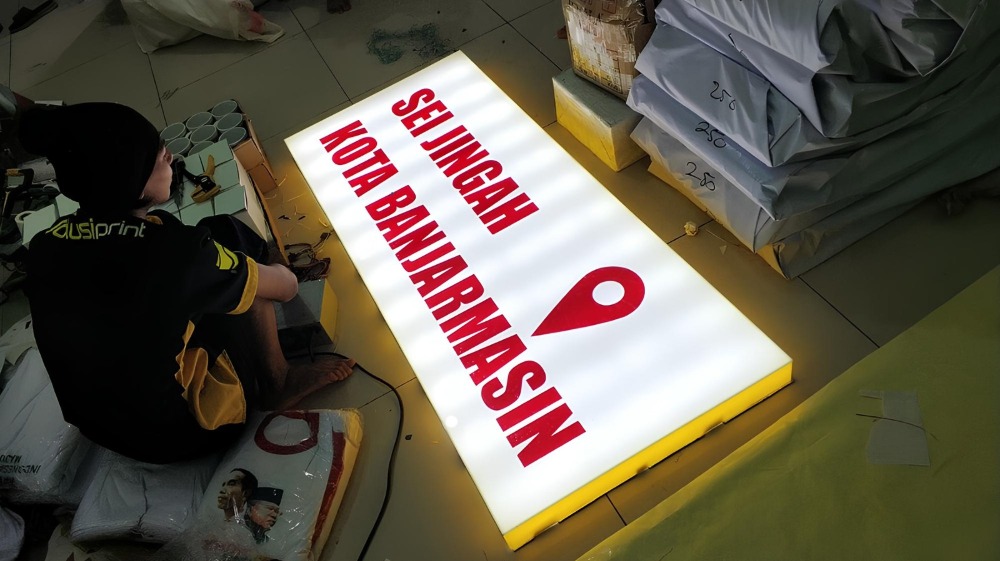 Menarik Perhatian dan Meningkatkan Visibilitas Bisnis Anda Dengan Neon Box