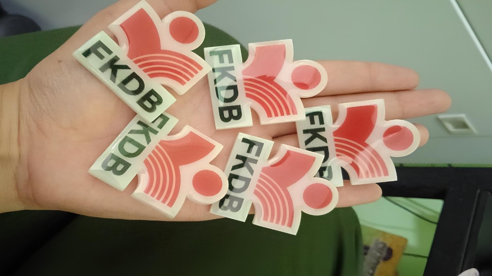 Mengungkap Keindahan dan Keberagaman Seni dengan Pin Akrilik