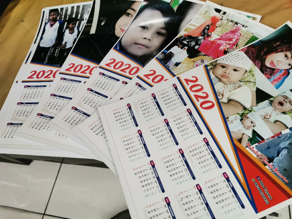 hiasi meja kerja anda dengan kalender full print