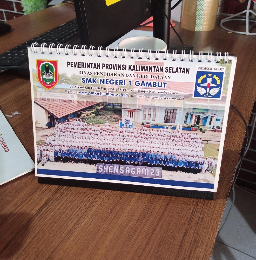 KALENDER DUDUK CUSTOM BERKUALITAS
