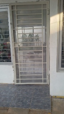 PINTU DOUBEL